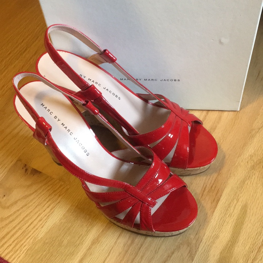 Red patent leather Marc by Marc Jacobs wedges